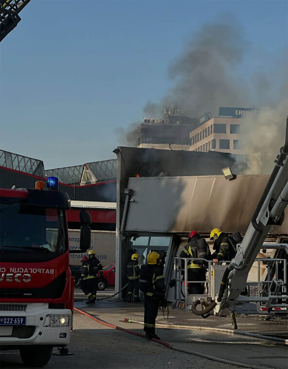 Požar u magacinu kurirske sluzbe u Novom Sadu (11).jpg