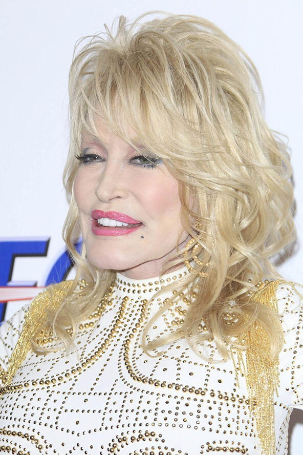 Doli Parton (2).jpg