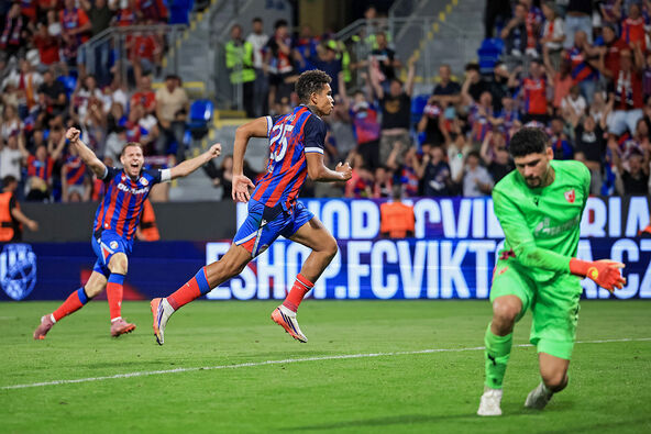 Viktorija -Crvena zvezda (7).jpg