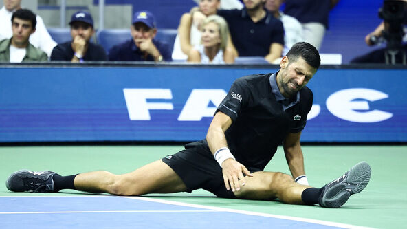 Novak Đokovic pada na teren na US Openu