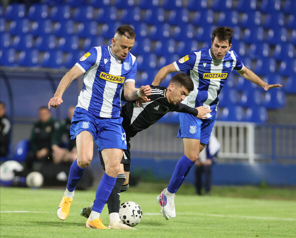 Milan Rodić u duelu protiv Uroša Miladinovića iz Čukaričkog