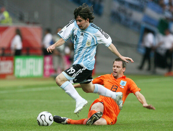 Lionel Messi 2006 (12).jpg