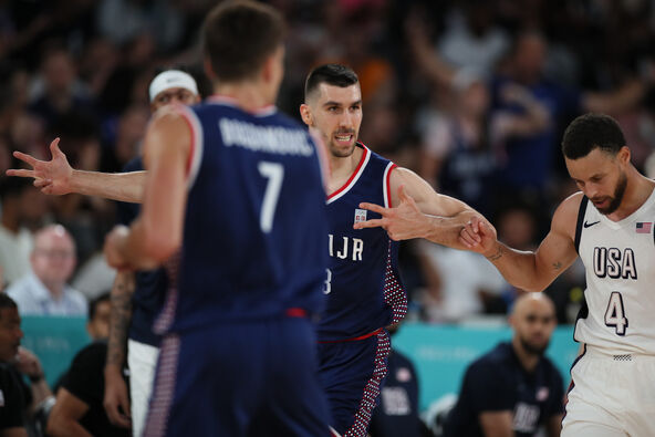 Ognjen Dobrić slavi trojku protiv Amerike