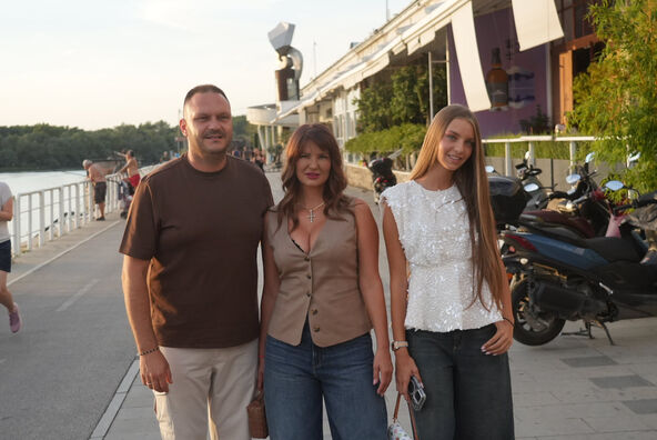 Dejan Petrović, Jovana Petrović