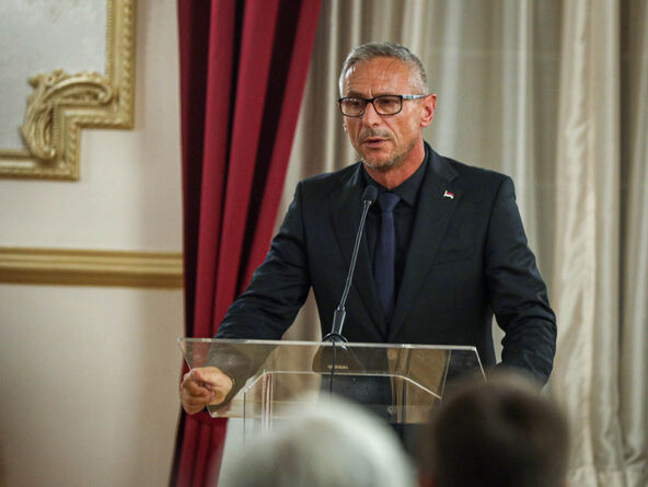 Radan Ostojić, Ministar rada i boračko-invalidske zaštite (1).jpg