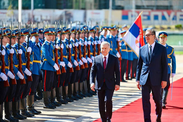 Svečani doček ispred Palate Srbija predsednika Uzbekistana Šavkata Mirzijojeva (6).jpg