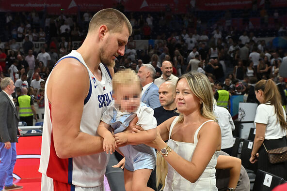 Nikola Jokić deca (1).jpg