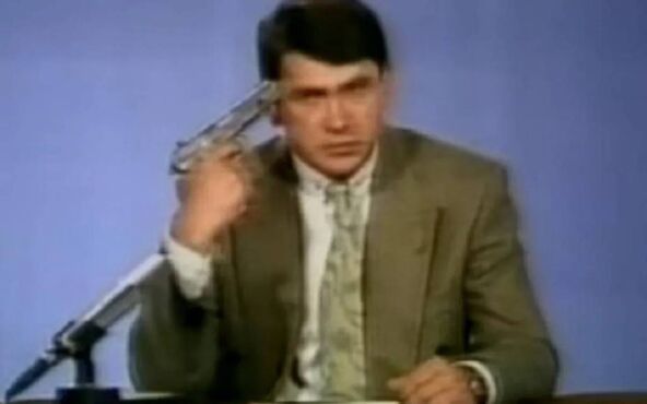Risto Đogo sa pištoljem u programu