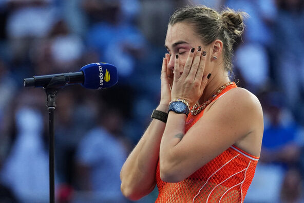 Arina Sabalenka plače posle poraza u finalu US Opena