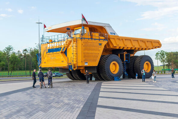 BelAZ 75710, megakamion (1).jpg