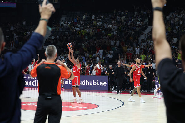 Olimpijakos - Fenerbahče (2).jpg