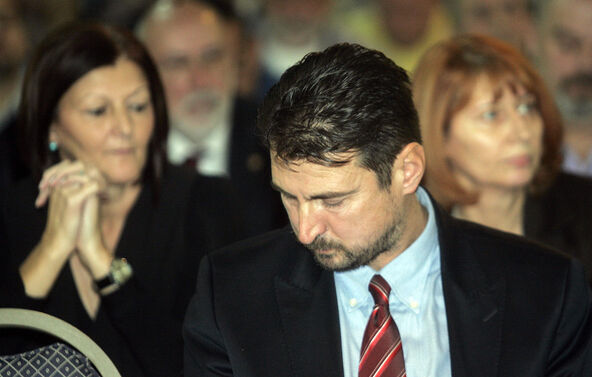 Vladimir Vanja Grbić oborene glave.