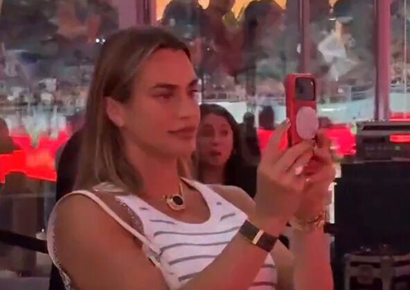 Arina Sabalenka gleda Milan