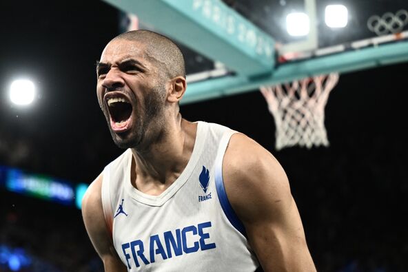 Nikola Batum slavi pobedu Francuske protiv Nemačke na OI u Parizu 2024
