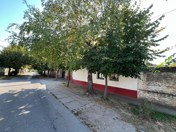 Kuća Zvonka Bogdana u Subotici (2).jpg