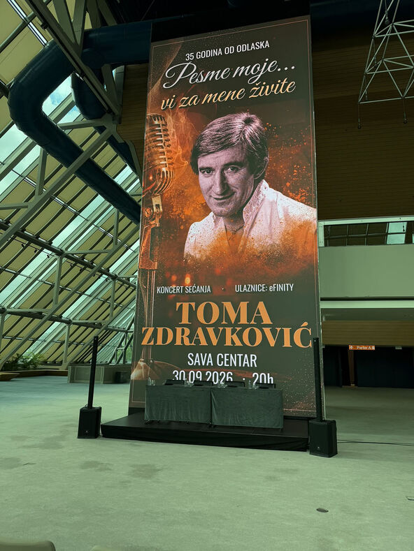 Udovica Tome Zdravkovića Gordana na promociji koncerta u njegovu čast (1).jpg