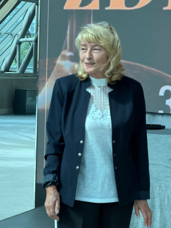 Udovica Tome Zdravkovića Gordana na promociji koncerta u njegovu čast (5).jpg