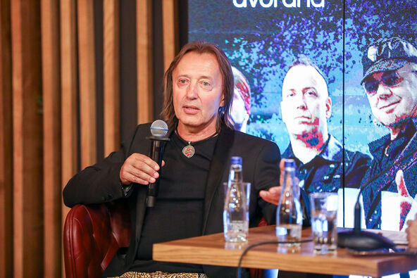 Zele Lipovača frontmen “Divljih jagoda” ponovo u Beogradu (2).jpg
