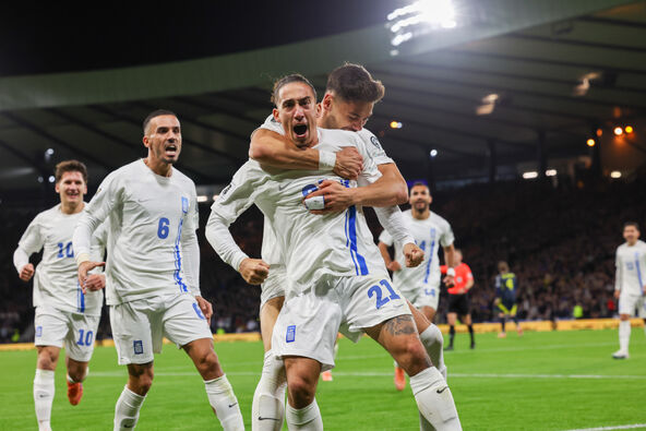 Kostas Cimikas slavi gol Grčke protiv Škotske