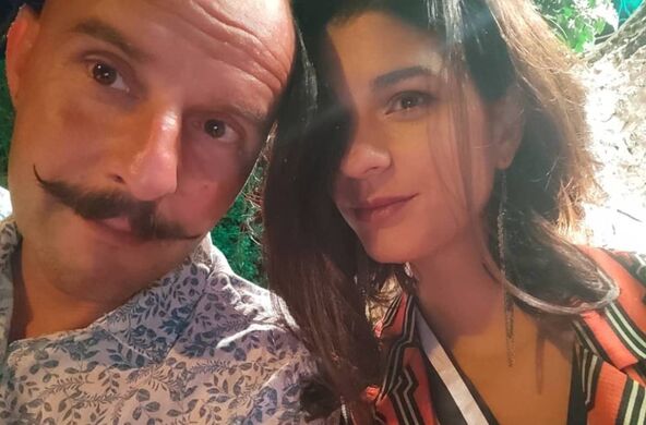 Nikoina supruga je Libanka Leila Vujović