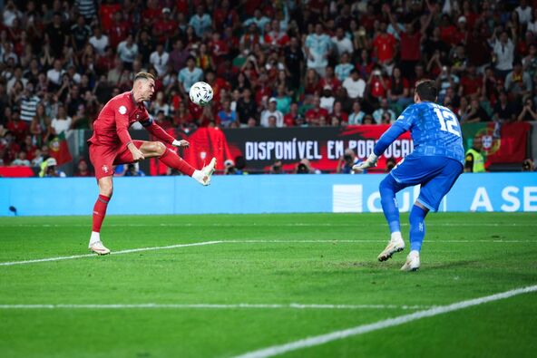 Kristijano Ronaldo promašuje protiv Velsa