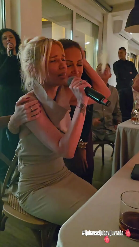 Nataša Bekvalac rođendan (1).jpg