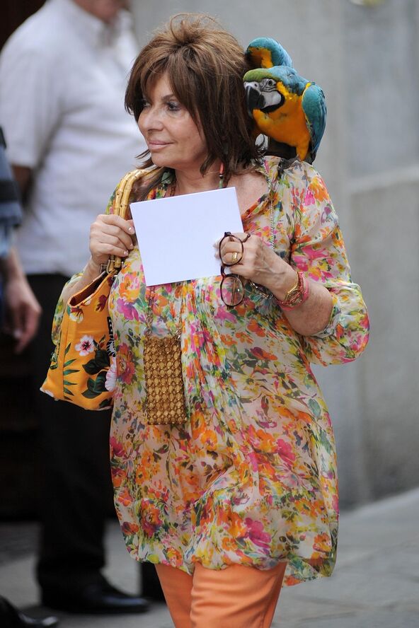 PAtricija Ređani sa papagajem