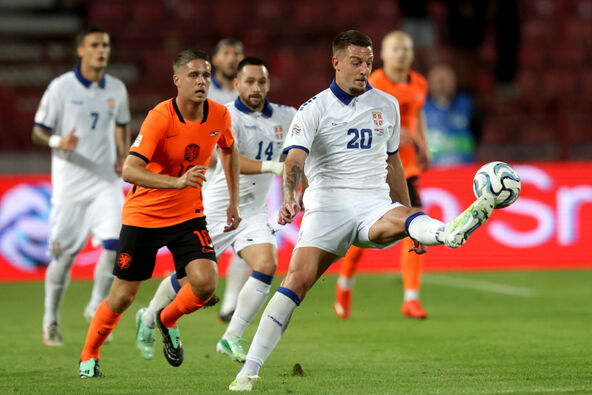 Sergej Milinković Savić u duelu na Srbija Holandija