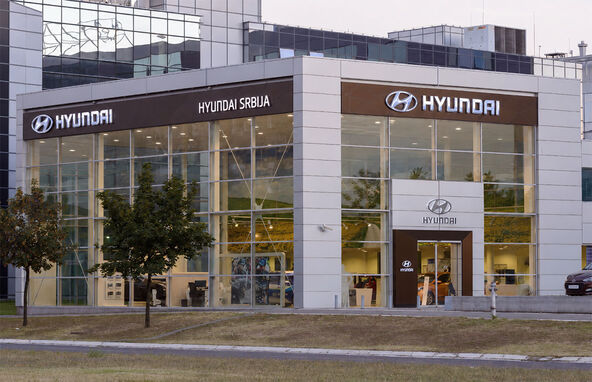 Hyundai Salon 2 copy.jpg