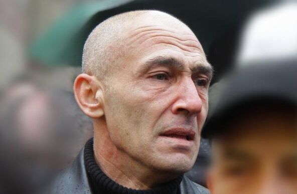Robert Šaulić na sahrani oca