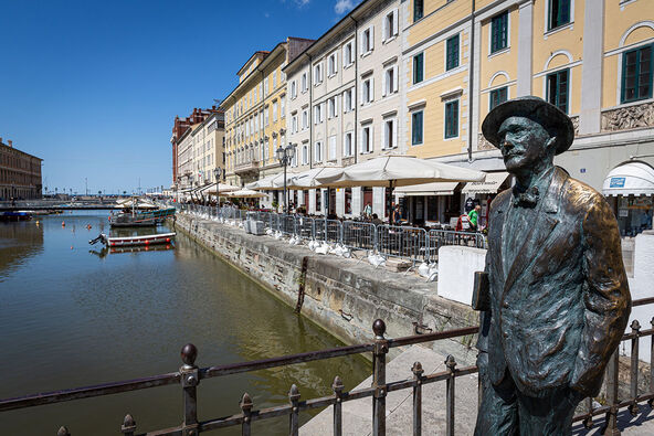 Ponte Roso, Trst, Italija