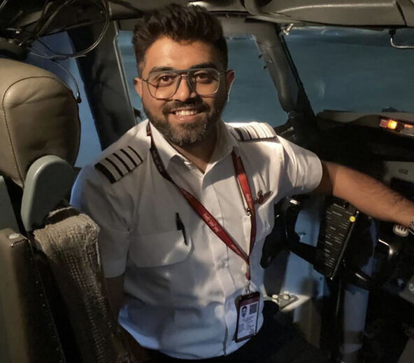 Pilot Smit Mahčar  (1).jpg