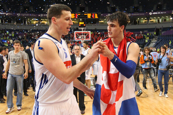 Dario Šarić slavi titulu ABA lige sa Cibonom u Areni