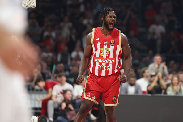 Zvezda - Efes 1.JPG