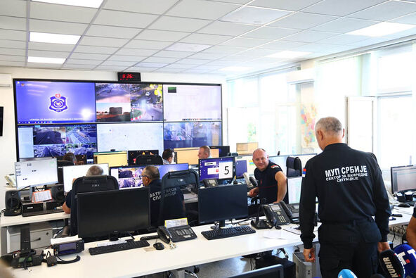 Sektor za vanredne situacije Beograd uništavanje avio bombe (1).jpg