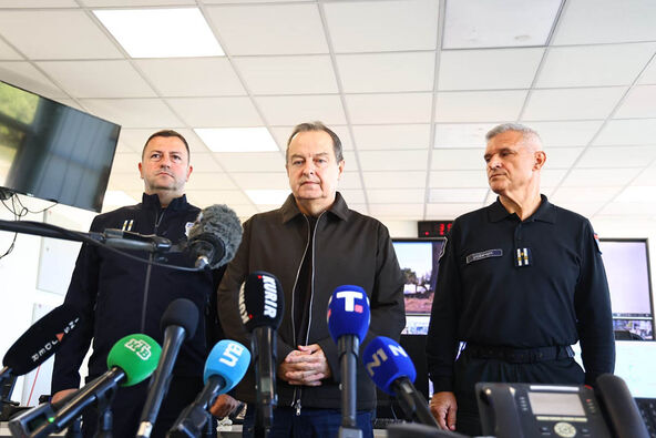 Sektor za vanredne situacije Beograd uništavanje avio bombe (1).jpg