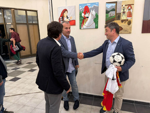 Dejo Savićević sa sinovima Moce Vukotića (1).jpg