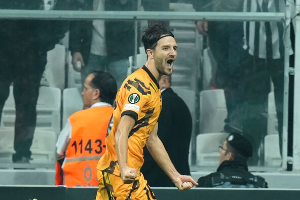 Anto Grgić slavi gol za Lugano.jpg