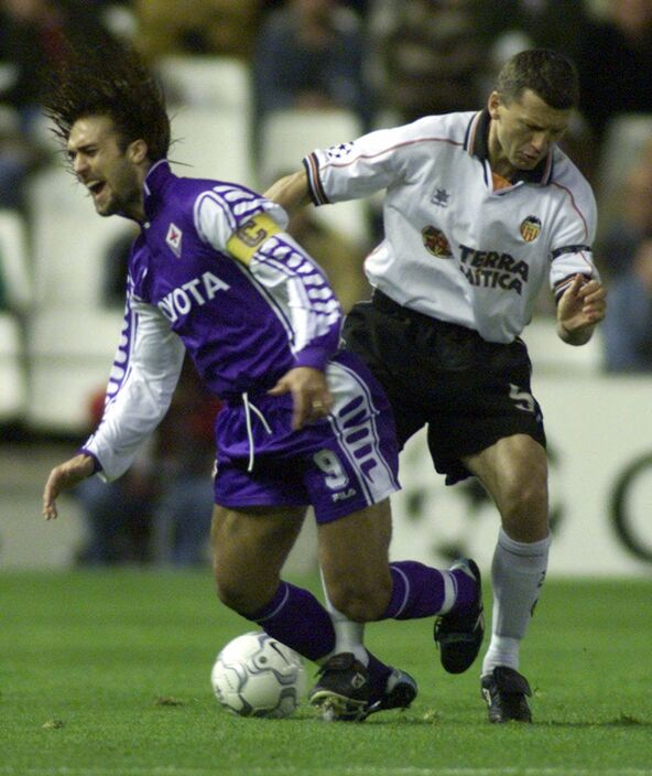 Miroslav Đukić Gabrijel Batistuta u duelu
