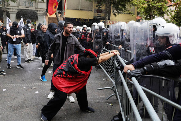 Tirana demonstracije (1).jpg