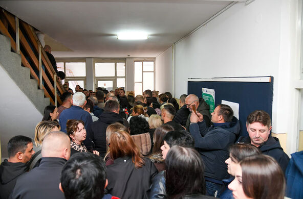 KIM Srbi glasanje (2).jpg