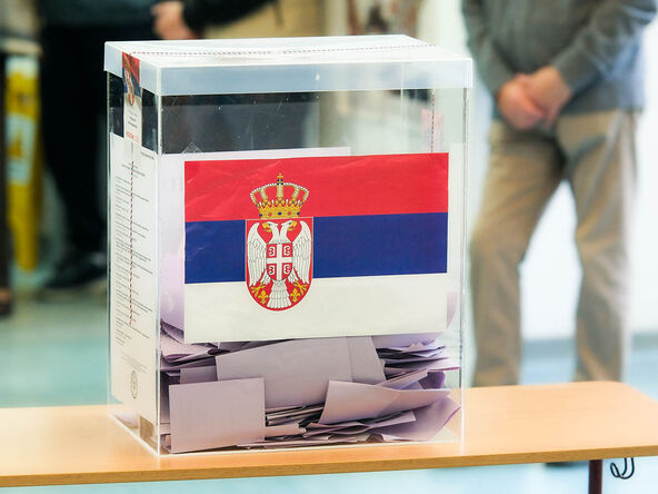 izbori_2026_glasanje_glasačka_kutija_stefan_stojanović_1.jpg