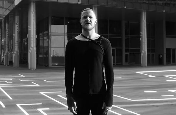 Den Rejnolds u spotu Imagine dragons