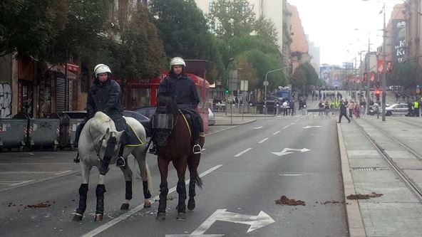 Policija blokirala centar Beograda pred Paradu ponosa.