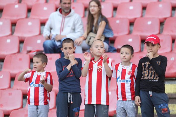 Delije: UEFA podržava terorizam FOTO