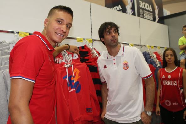 Miloš Teodosić se družio sa decom
