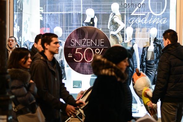 Haos u radnjama u Srbiji tokom zimskih sniženja