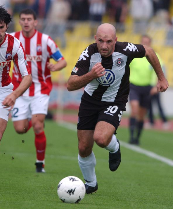 Nenad Mirosavljević u "večitom derbiju" 23. septembra 2006. godine