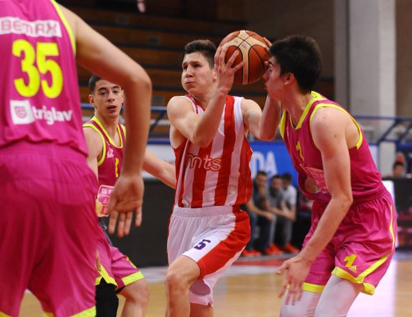 Aleksa Uskoković potpisao prvi ugovor sa FMP do 2021