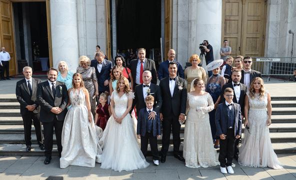 Karići svadba u Hramu Svetog Save Mirka Vasiljević na svadbi  SLIKE